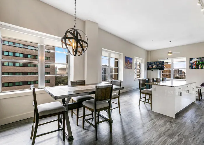 2Br Spacious Condos Downtown New Orleans